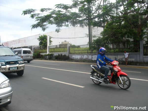 1.4 Hectares CALAMBA LOT along the ROAD! Great for car showroom,warehouse! Hot SPOT!