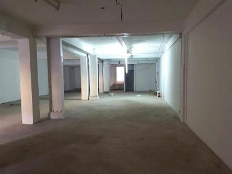 200-400 SQM COMMERCIAL SPACE IN GILMORE AURORA BLVD.