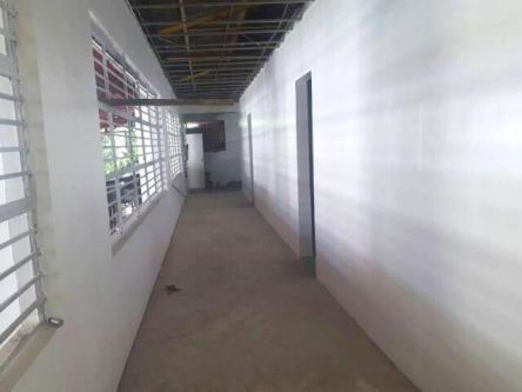 200-400 SQM COMMERCIAL SPACE IN GILMORE AURORA BLVD.