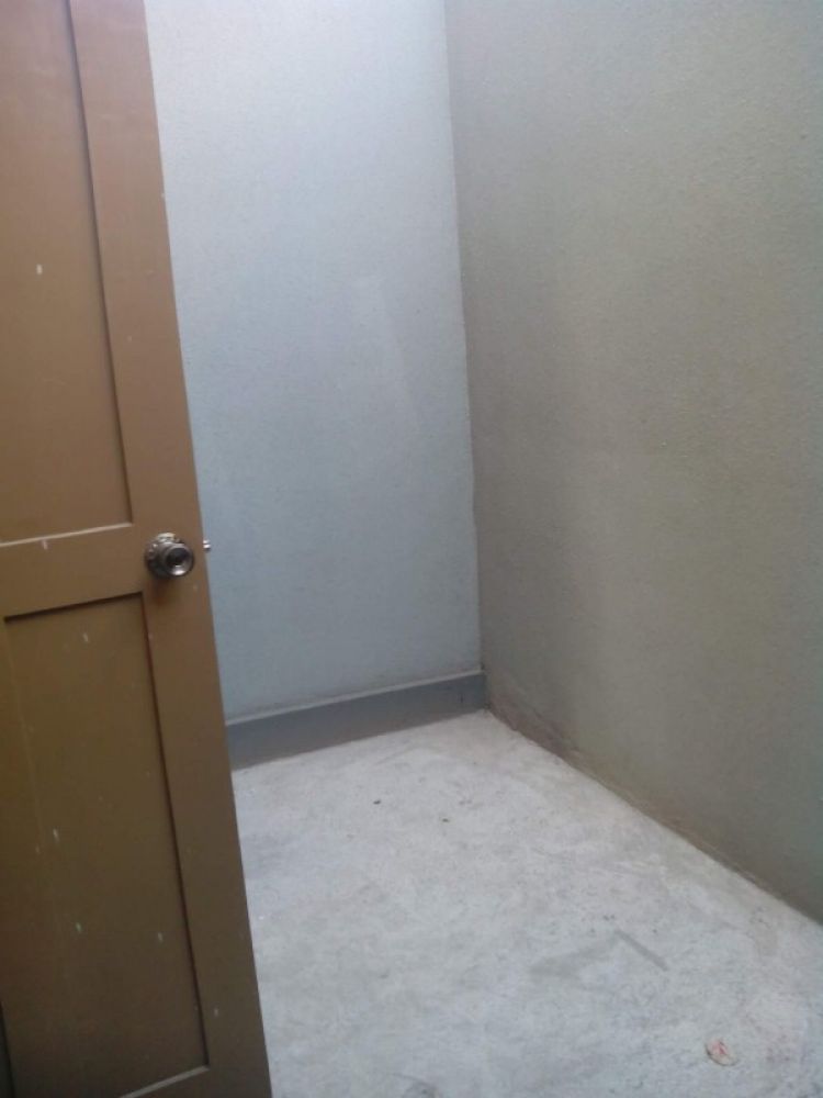 3 BEDROOM TOWNHOUSE UNIT IN BAGUMBONG NORTH CALOOCAN Near Caloocan Sports Complex