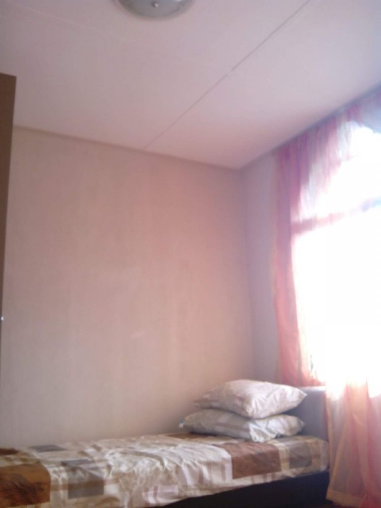 3 BEDROOM TOWNHOUSE UNIT IN BAGUMBONG NORTH CALOOCAN Near Caloocan Sports Complex