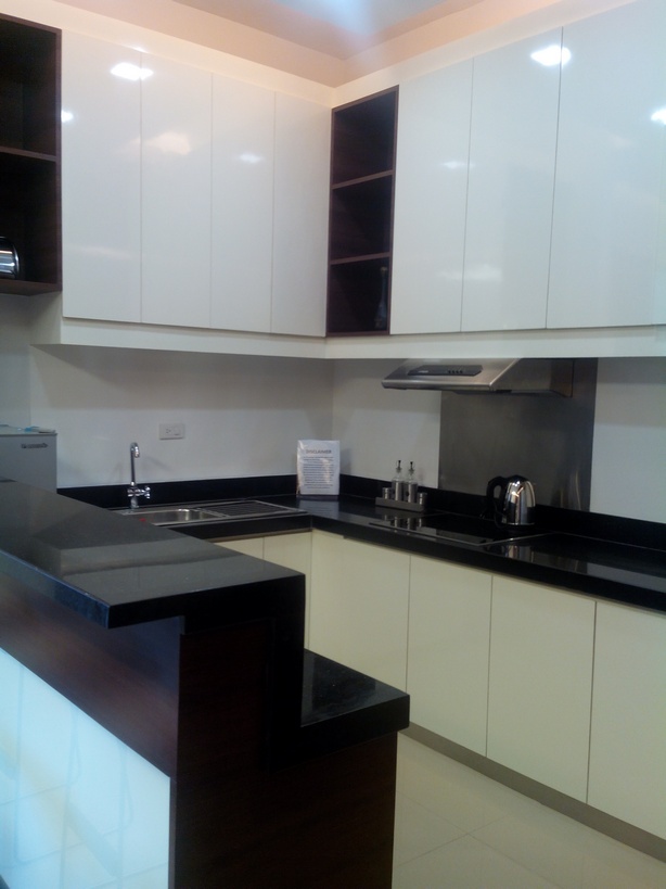 R SQUARE Residences Taft near LA SALLE