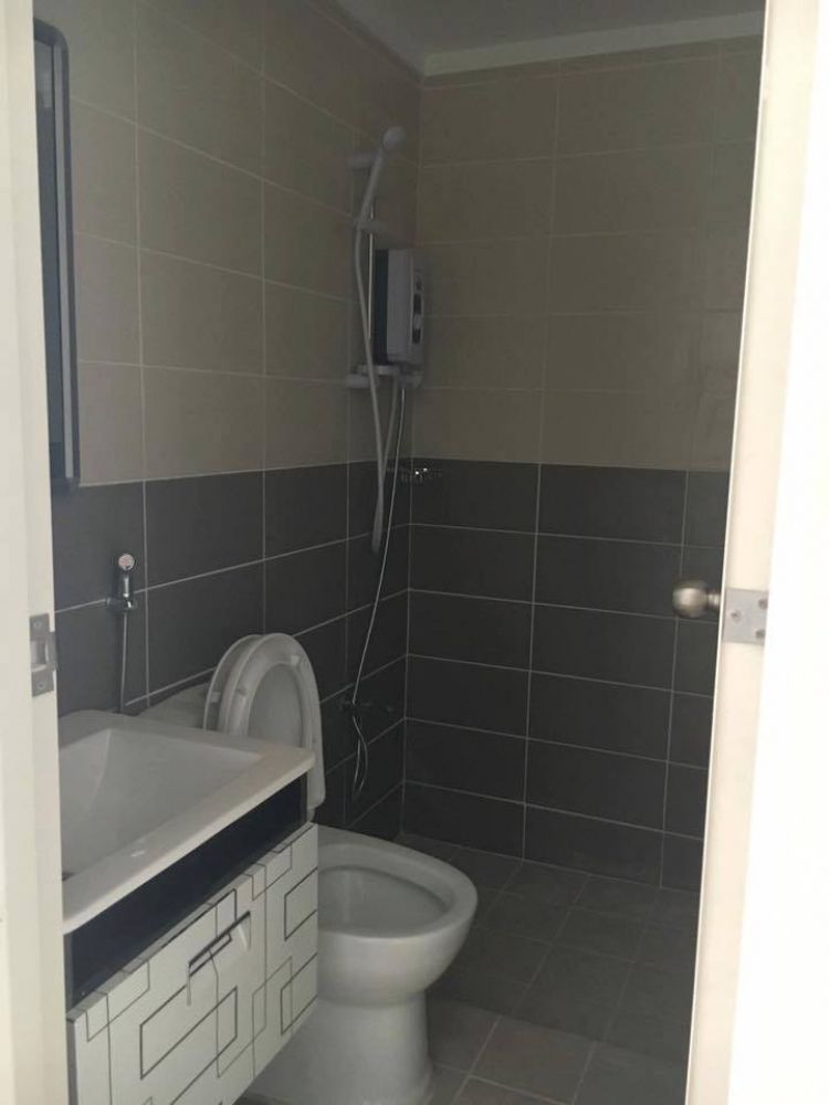 4 Storey 4 Bedroom Townhouse in Mandaluyong New Zaniga near Boni Edsa MRT Plainview Namayan Lopez Villas Lourdes Tanglaw Bamboo Grove Pinatubo