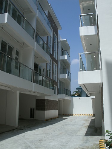 TOWNHOUSE For Sale Katipunan UP Ateneo Ayala Technohub Quezon City