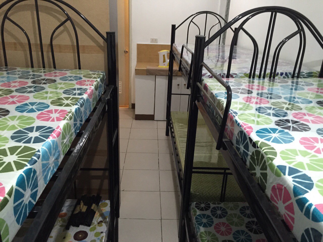 Condo Sharing Room Female Bedspace nr Makati Ave 4,300 For Rent
