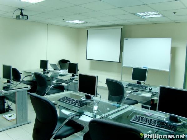 43sqm Commercial Unit Just Behind Megamall and Shangri-La