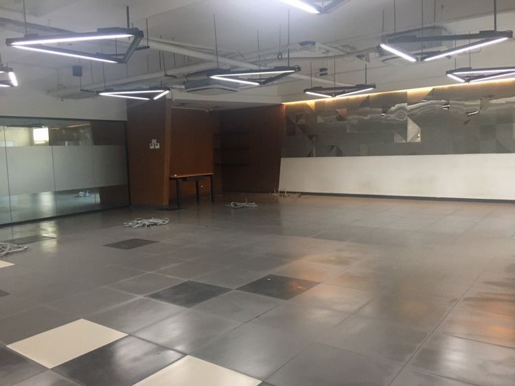 160 sqm Office Space For Lease - IBM Plaza 