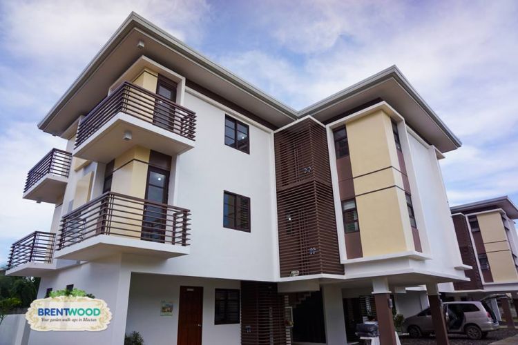 A walk up condominium Brentwood Mactan Lapu-lapu City very Accessible