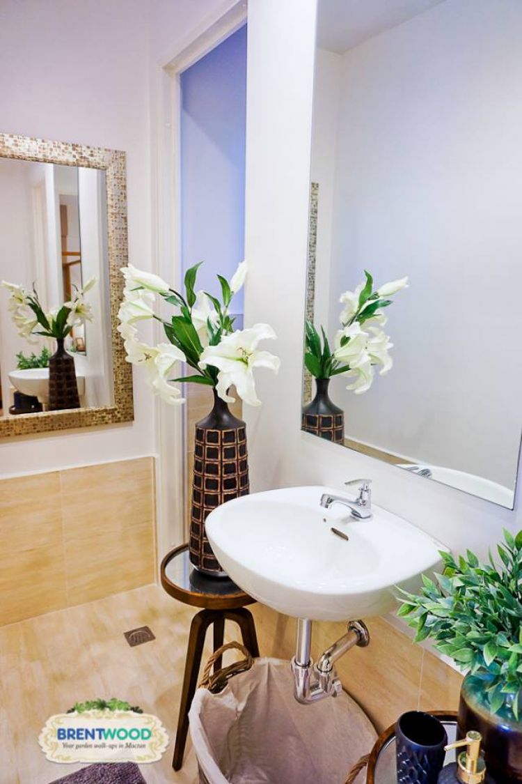 A walk up condominium Brentwood Mactan Lapu-lapu City very Accessible