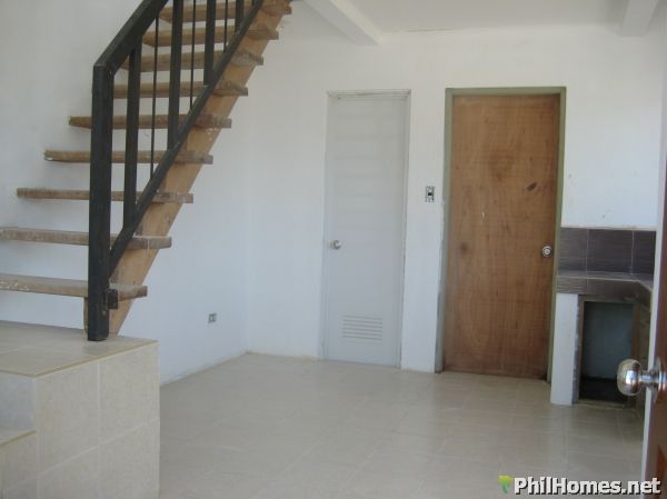 Affordable Town House Loft Ravenna Residences Mabalacat