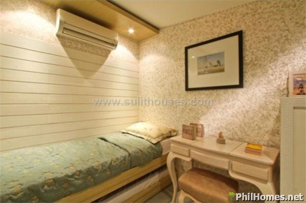 alice house model only 20mins away from manila & moa