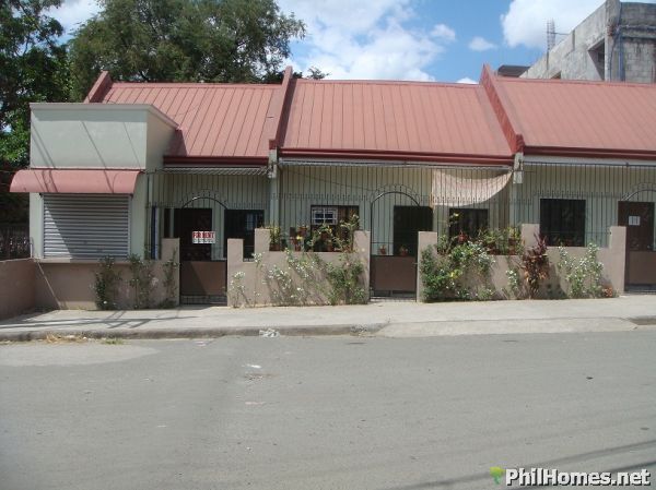 APARTMENT EARNING P42,500 NEAR SM FAIRVIEW -RUSH SALE!