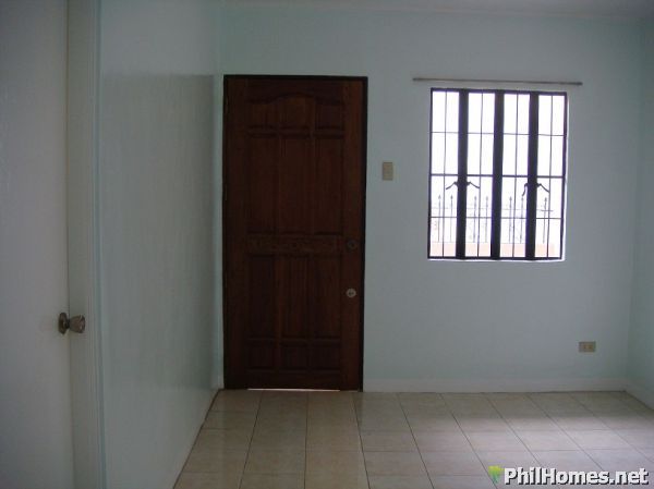 APARTMENT EARNING P42,500 NEAR SM FAIRVIEW -RUSH SALE!
