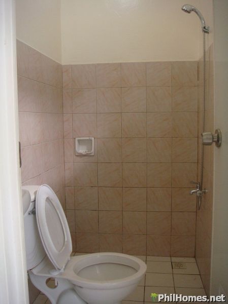 APARTMENT EARNING P42,500 NEAR SM FAIRVIEW -RUSH SALE!