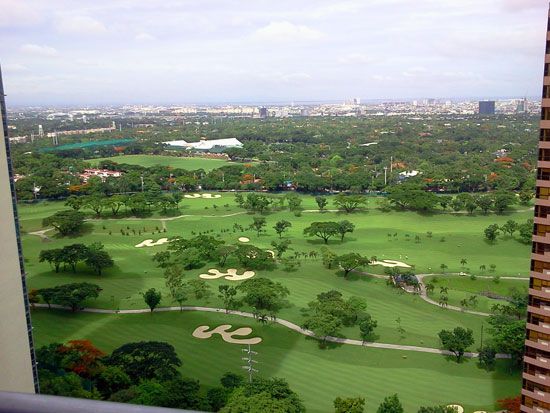 Condo Unit For Rent at One Mckinley Place, The Fort