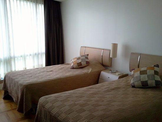 Condo Unit For Rent at One Mckinley Place, The Fort