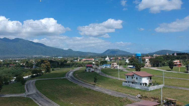 CAMBRIDGE PLACE Tanauan Batangas Lots = 11,140/sqm