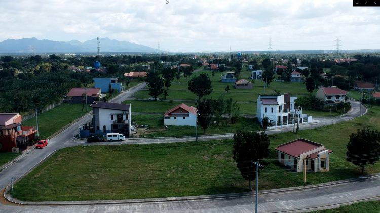 CAMBRIDGE PLACE Tanauan Batangas Lots = 11,140/sqm