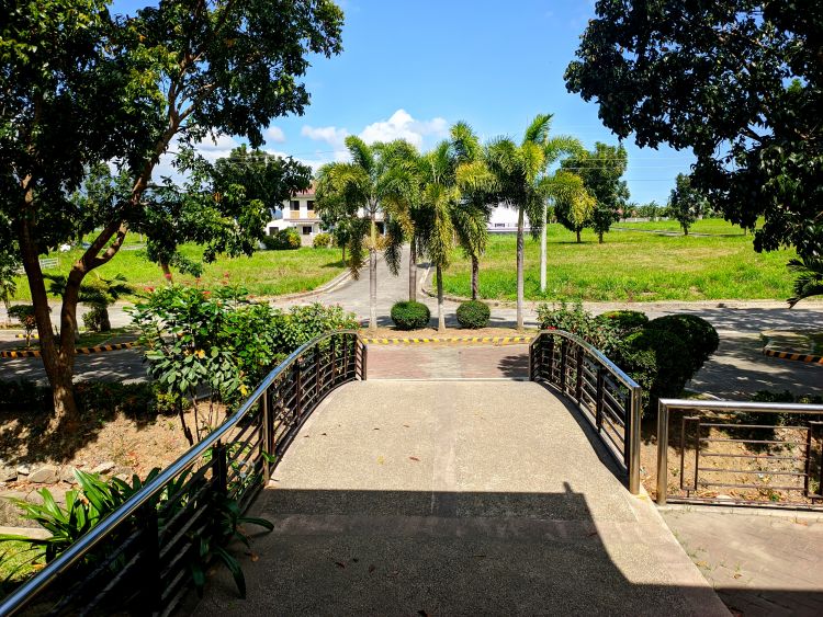 CAMBRIDGE PLACE Tanauan Batangas Lots = 11,140/sqm