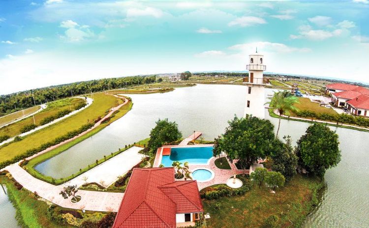 Catalina Lakeside Residential and Commercial Lots in Bauan Batangas