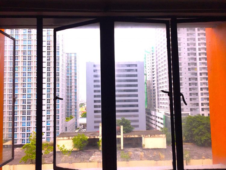 Cityland 8 Room condo sharing female near Cash and Carry move in June