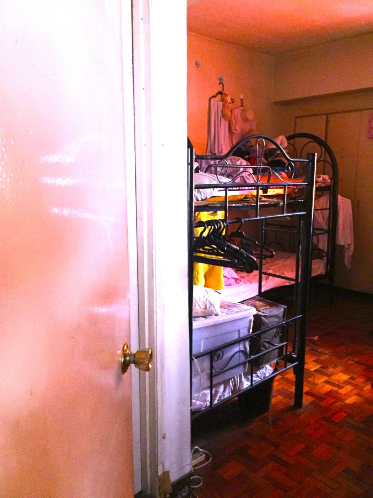 Cityland 8 Room condo sharing female near Cash and Carry move in June