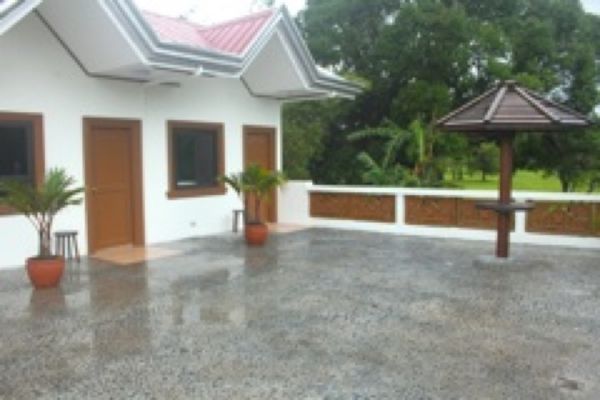 CARASUCHI VILLA and APARTMENTS