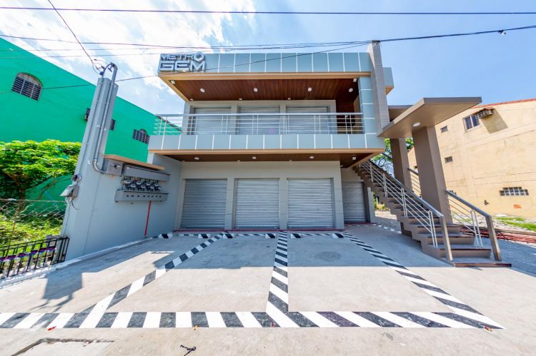 Commercial Space For Lease in Wet Market