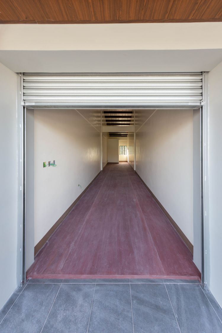 Commercial Space For Lease in Wet Market