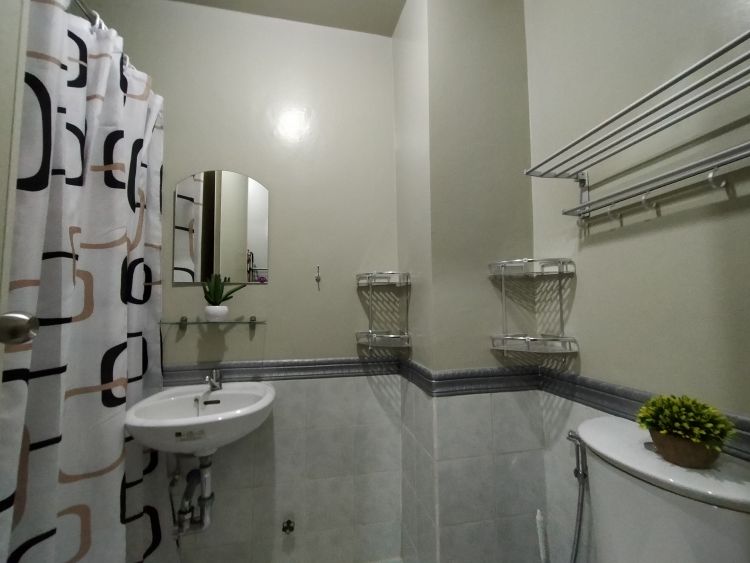 Female Condo Sharing/Bedspace in Sucat, Muntinlupa/Paranaque
