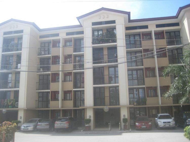 Condo Unit for Sale in Sangandaan, Quezon City by Migrating Owner