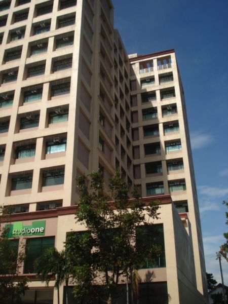 ALABANG STUDIO TYPE CONDOMINIUM UNIT