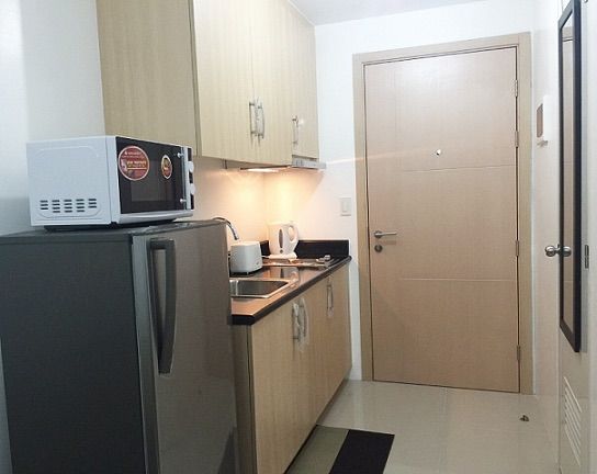 BRAND NEW 1BR FULLY FURNISHED CONDO UNIT AT LIGHTS RESIDENCES