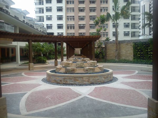 Townhouse Type Condo in Quezon City Manhattan Garden Villas 5% Downpayment Lipat Agad!