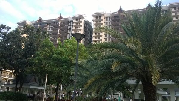 spacious 2 Bedroom Condo for Sale Acacia Estates