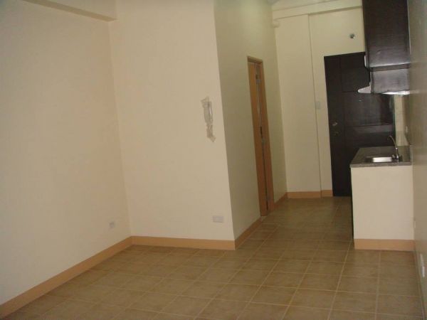 Studio type Condo at the Penthouse Ready for Occupancy near LRT
