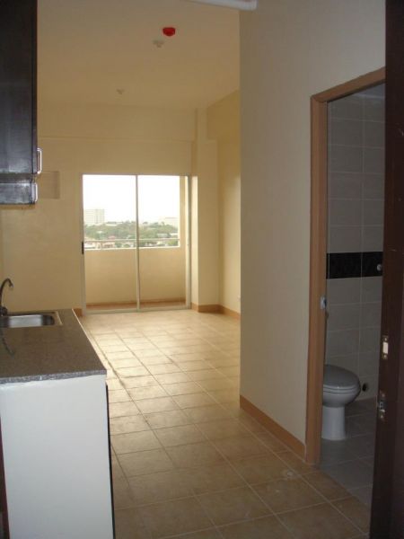 Studio type Condo at the Penthouse Ready for Occupancy near LRT