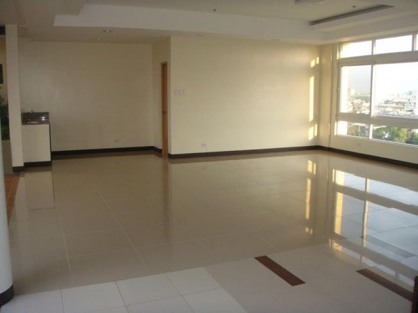 Studio type Condo at the Penthouse Ready for Occupancy near LRT