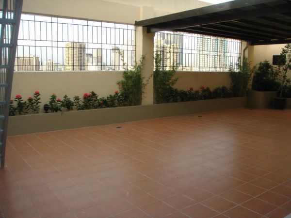 Studio type Condo at the Penthouse Ready for Occupancy near LRT