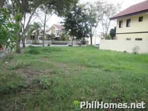 Prime Location Corner Lot in Solariega for Sale