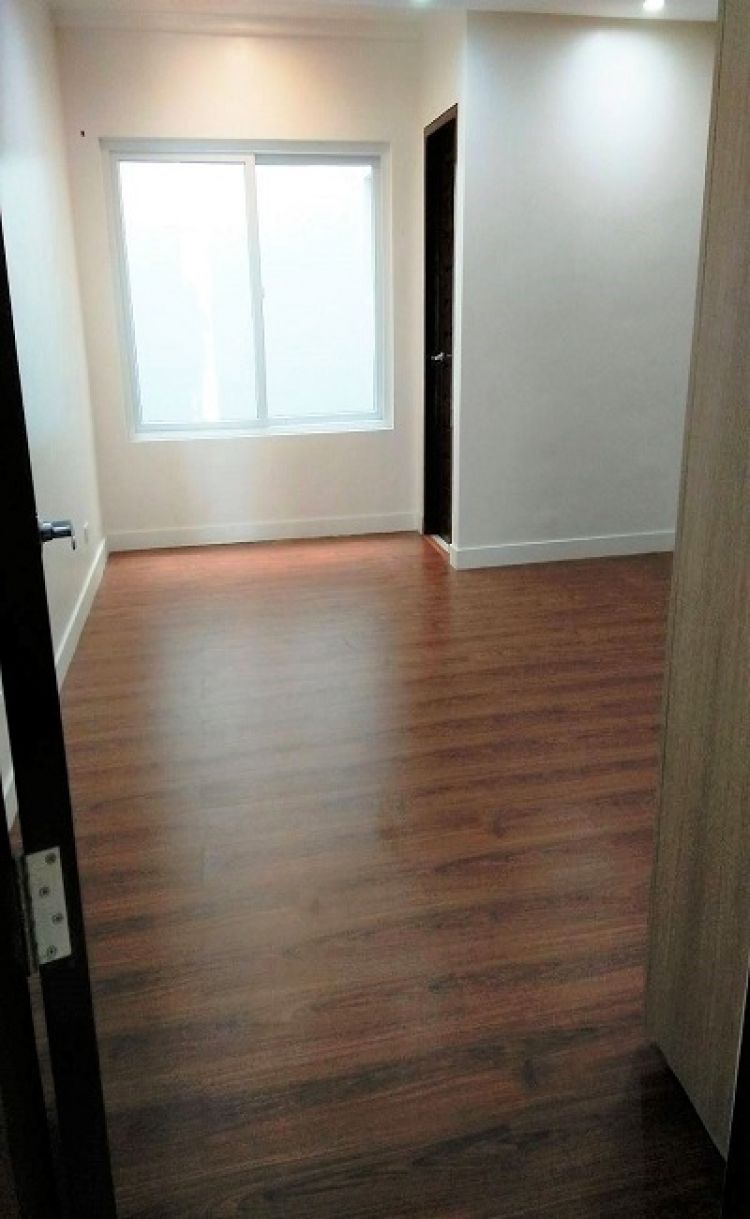 FOR SALE QC Townhouse 4-storey with Deck near Banawe Mayon 