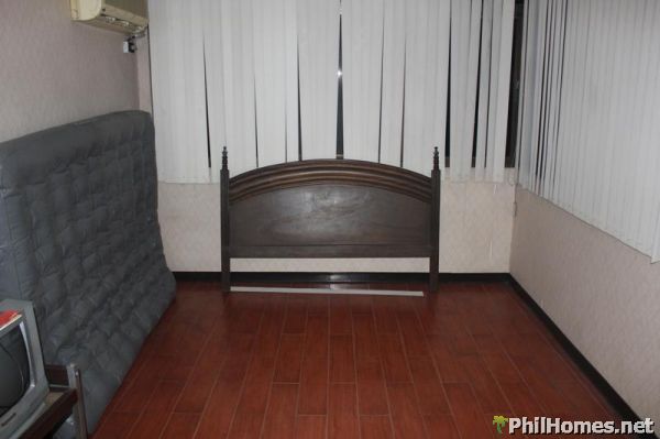 FULLY FURNSHIED TIMOG CONDO