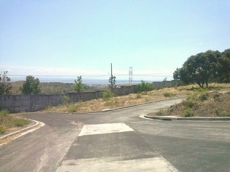 GLENROSE EAST TAYTAY AT BRGY DOLORES ALONG CABRERA ROAD