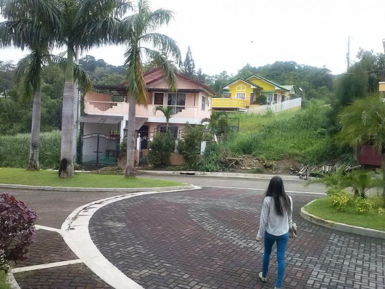 GLENROSE EAST TAYTAY AT BRGY DOLORES ALONG CABRERA ROAD