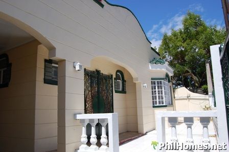 House and lot 5BR big garage and big Lot Area