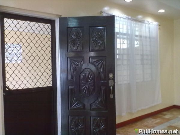 House and lot 5BR big garage and big Lot Area