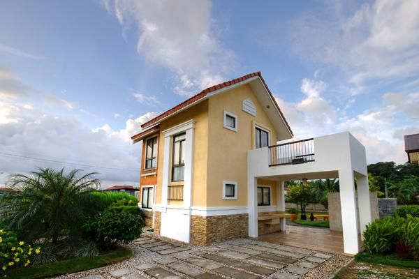 2-storey house and lot for sale in Iloilo - Palms