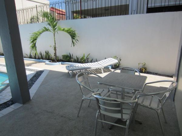 Modern House Fully Furnished w/ Pool Flood Free